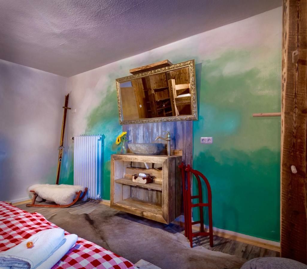 Отель Zur Gluecklichen Kuh Оберстдорф Экстерьер фото